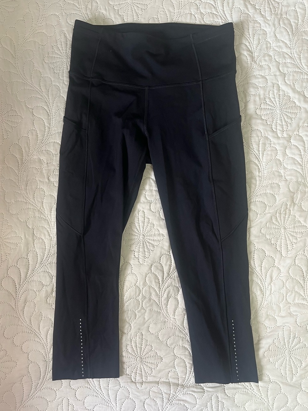 Woman’s Lululemon Black Fast and Free High-Rise Crop Leggings 6